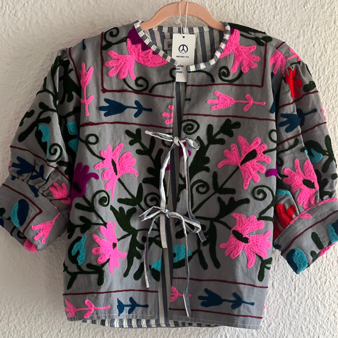 Top manga globo bordado