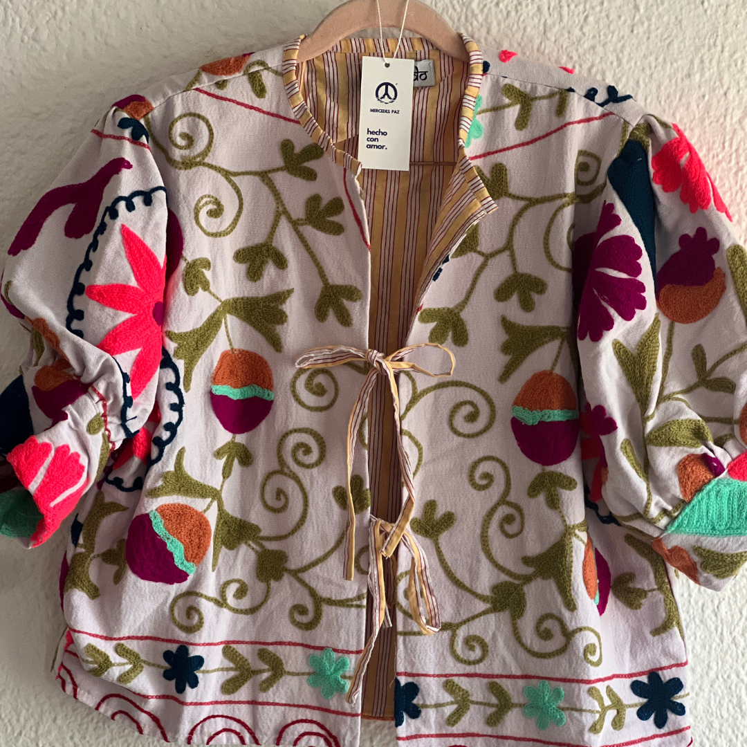 Top manga globo bordado