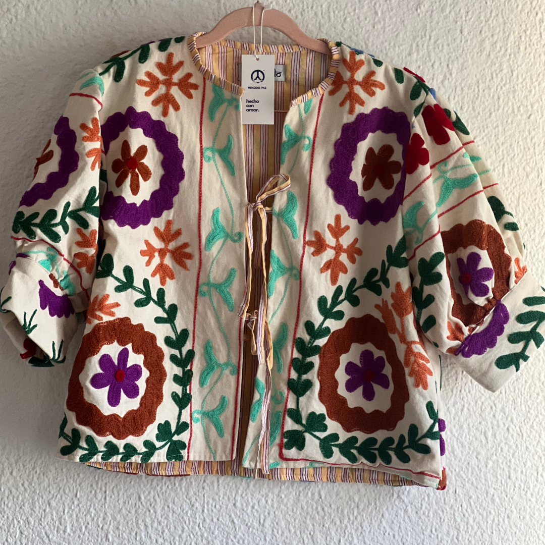 Top manga globo bordado