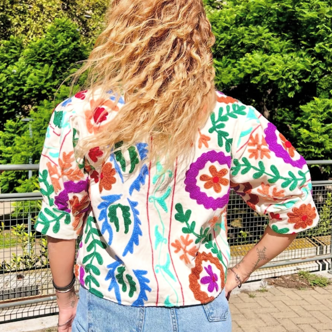 Top manga globo bordado