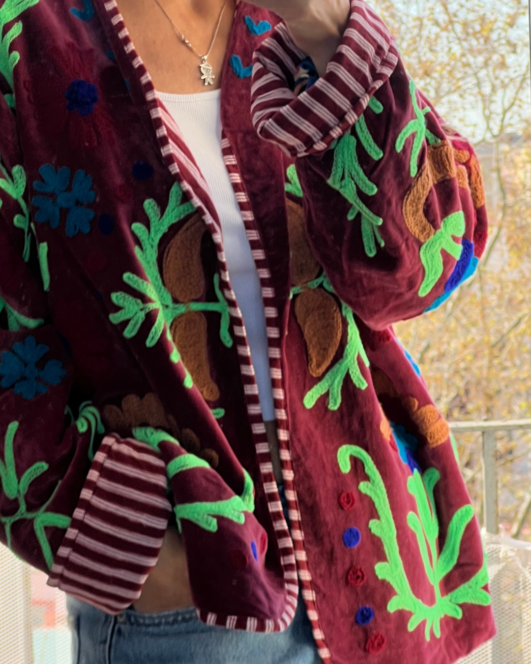 Chaqueta Suzani Velvet burdeos