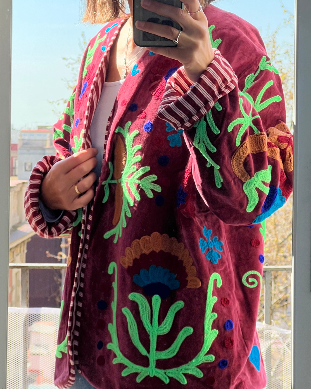 Chaqueta Suzani Velvet burdeos